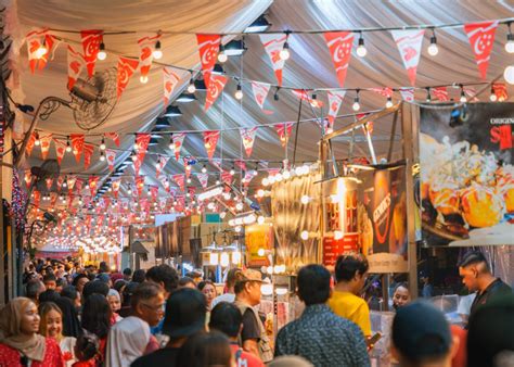 8 pasar malams in Singapore for night market fun.